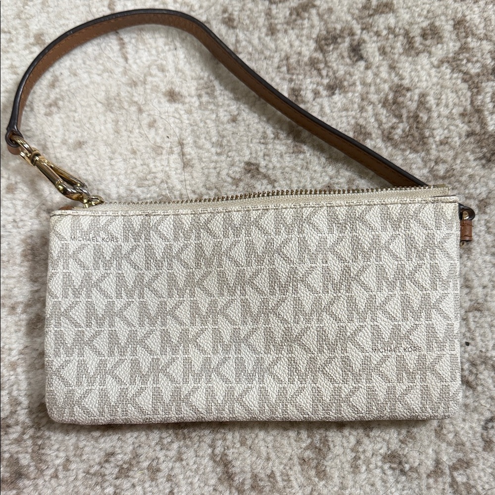 Michael Kors Cream Monogram Wristlet| Jet Set Small Signature Logo Wristlet - Picture 2 of 12